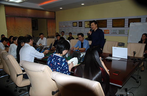 新品發(fā)布會現(xiàn)場，亞泰光電總經(jīng)理鄭總首先致詞